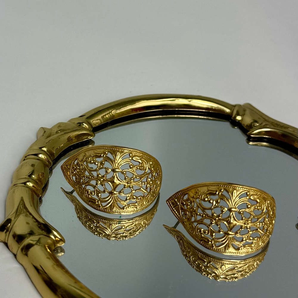 Vintage estate sale Gold hoop crescent shape earrings pierced laser cut filigree